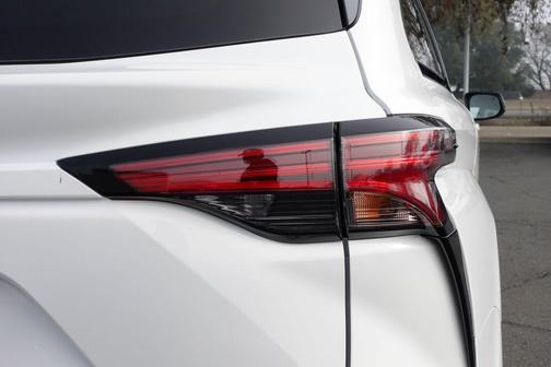 2021 Toyota Sienna XSE 7 Passenger