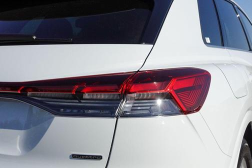 2025 Audi Q4 e-tron 55 quattro Premium