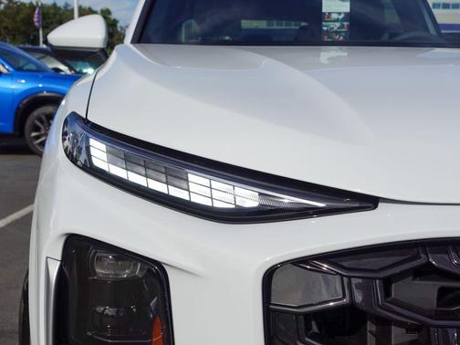 Glacier White 2026 Audi Q3 S line