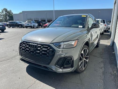 Chronos Gray Metallic 2023 Audi SQ5 3.0T Premium Plus