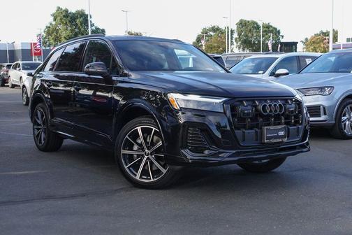 2025 Audi Q7 45 Premium Plus