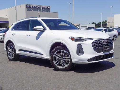 White 2025 Audi Q5 2.0T quattro Premium