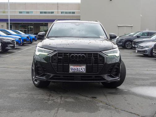 Mythos Black Metallic 2023 Audi Q3 45 S line Premium