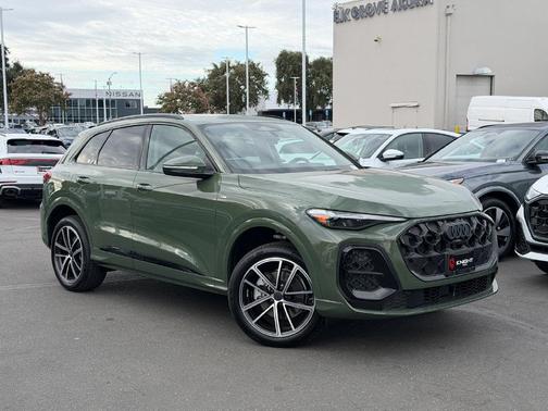 Green Metallic 2026 Audi Q5 PLUS