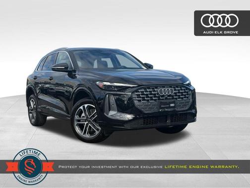 Mythos Black Metallic 2025 Audi Q5 2.0T quattro Premium