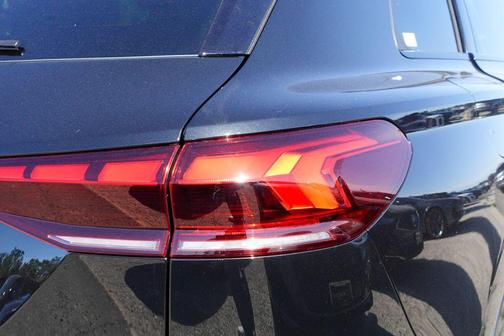 2025 Audi Q6 e-tron Premium