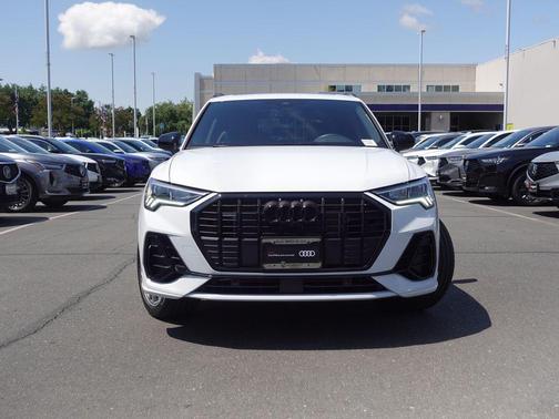 Glacier White Metallic 2025 Audi Q3 45 S line Premium