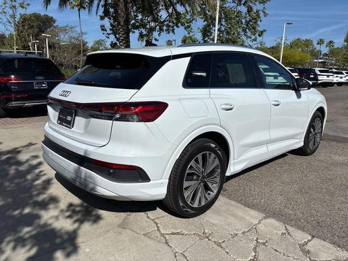 Glacier White Metallic 2023 Audi Q4 e-tron 40 Premium Plus