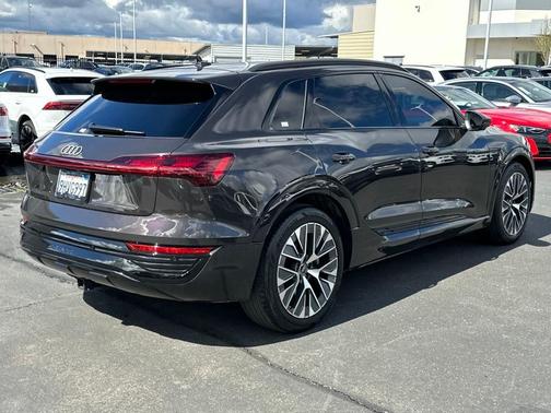 2024 Audi Q8 e-tron Premium
