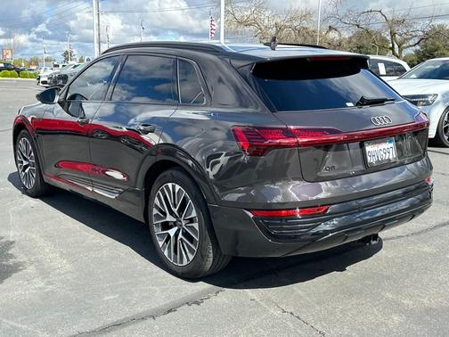 2024 Audi Q8 e-tron Premium