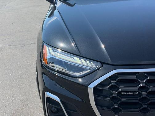 Mythos Black Metallic 2023 Audi Q5 45 S line Prestige
