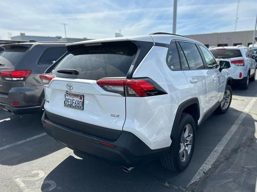 2023 Toyota RAV4 XLE