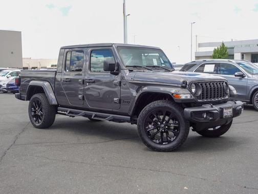 Granite Crystal Clearcoat Metallic 2024 Jeep Gladiator Nighthawk