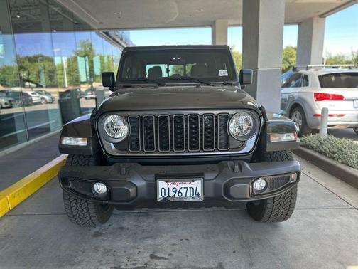 Granite Crystal Clearcoat Metallic 2024 Jeep Gladiator Nighthawk