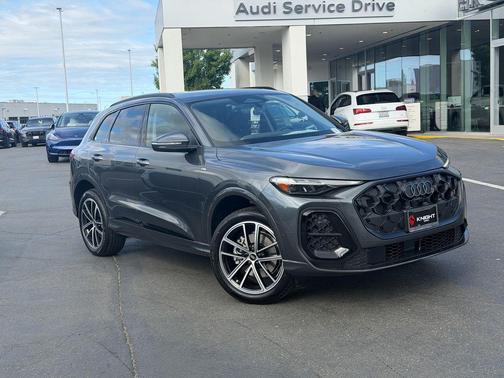 Daytona Gray Metallic 2026 Audi Q5 PLUS