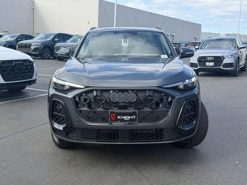 Daytona Gray Metallic 2026 Audi Q5 PLUS