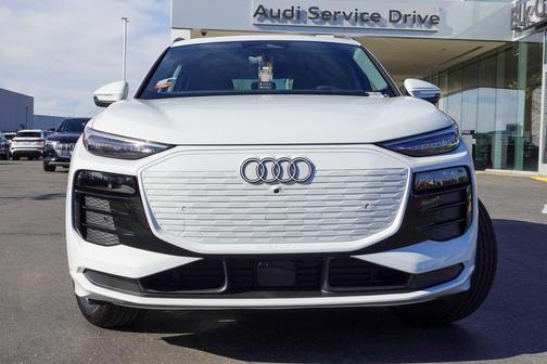 2025 Audi Q6 e-tron Premium