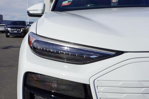 2025 Audi Q6 e-tron Premium