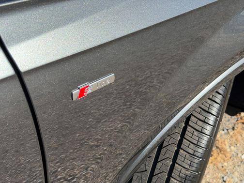 Daytona Gray Pearl 2026 Audi Q7 55