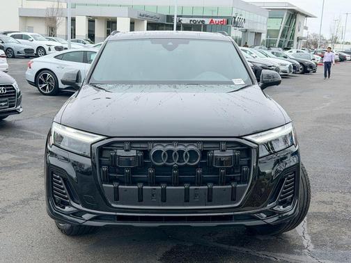 2025 Audi Q7 45 Premium Plus