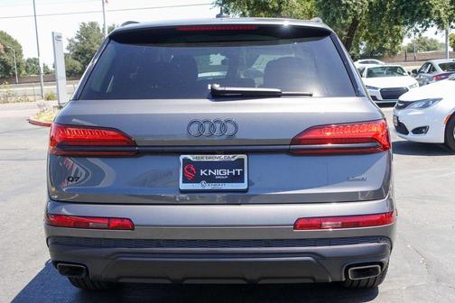2025 Audi Q7 45 Premium Plus