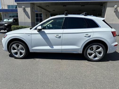 2025 Audi Q5 45 S line quattro Premium