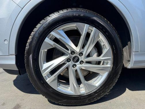 2022 Audi Q7 55 Premium Plus