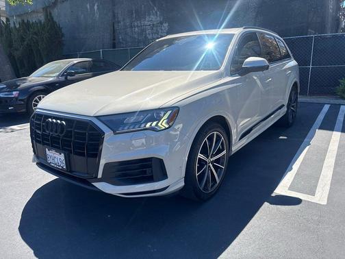 2021 Audi Q7 55 Premium Plus