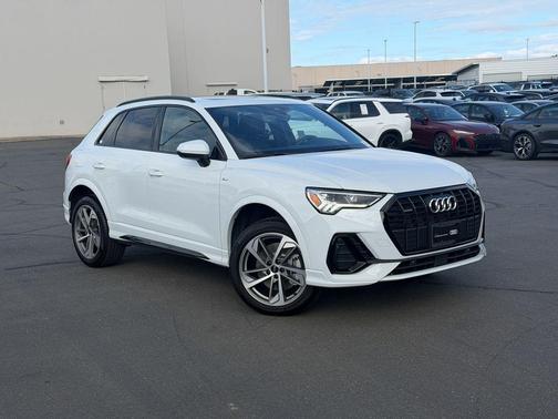 Glacier White Metallic 2025 Audi Q3 45 S line Premium