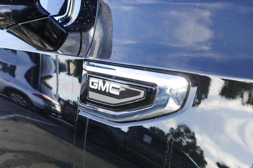2022 GMC Yukon SLE