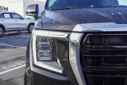 2022 GMC Yukon SLE