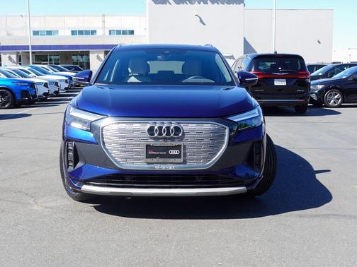 Navarra Blue Metallic 2023 Audi Q4 e-tron 40 Premium