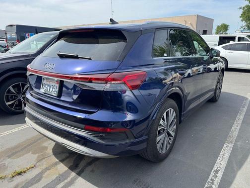 Navarra Blue Metallic 2023 Audi Q4 e-tron 40 Premium