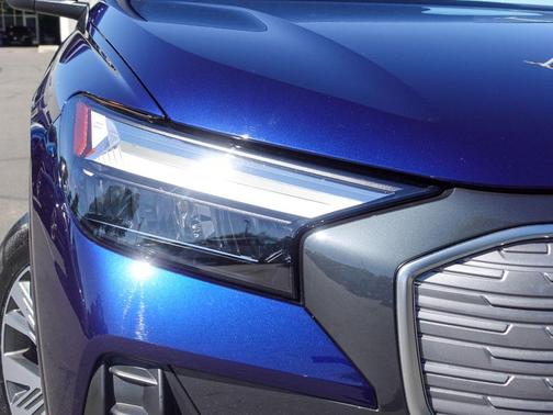 Navarra Blue Metallic 2023 Audi Q4 e-tron 40 Premium