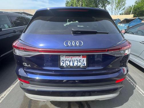 Navarra Blue Metallic 2023 Audi Q4 e-tron 40 Premium
