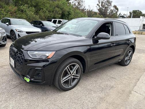 Mythos Black Metallic 2023 Audi Q5 e 55 S line quattro Premium