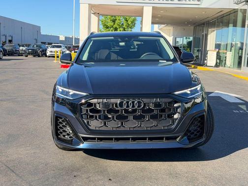 2025 Audi Q8 55 Premium
