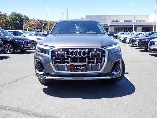 Samurai Gray Metallic 2026 Audi Q7 45 Premium
