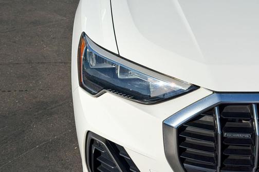 2022 Audi Q3 45 S line Premium