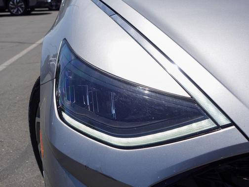 Shimmering Silver Pearl 2020 Hyundai SONATA SEL