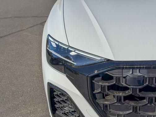 Glacier White Metallic 2026 Audi Q8 55 Premium