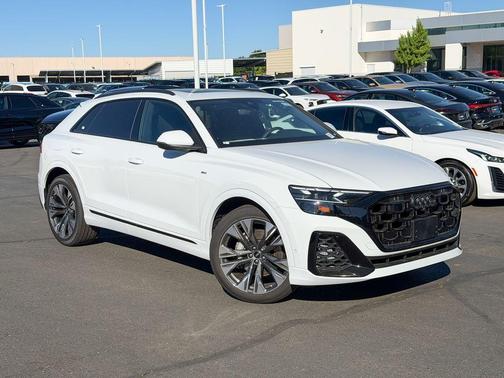 Glacier White Metallic 2026 Audi Q8 55 Premium
