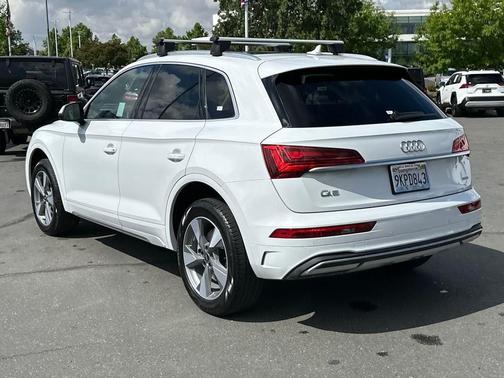2024 Audi Q5 40 Premium