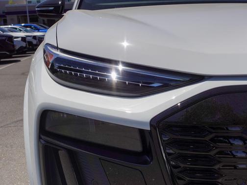 Glacier White 2027 Audi Q6 e-tron Premium
