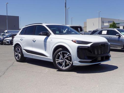 Glacier White 2027 Audi Q6 e-tron Premium