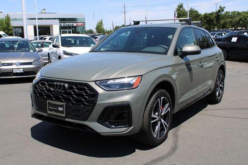 2025 Audi Q5 45 S line quattro Premium