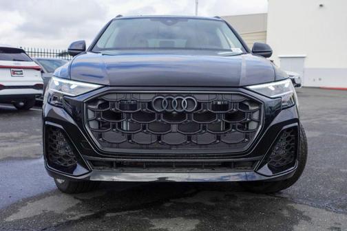 2025 Audi Q8 55 Premium