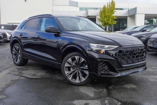 2025 Audi Q8 55 Premium