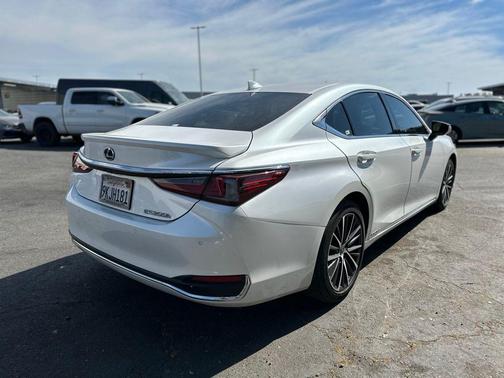 2022 Lexus ES 300h 300H