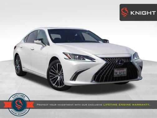 Eminent White Pearl 2022 Lexus ES 300h 300H